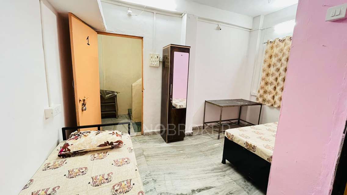 PG for Girls in Akurdi Railway Station