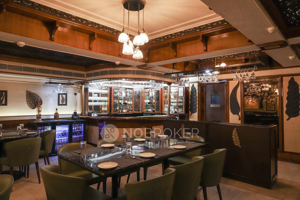 Co-Working  space in Ganga Shopping Complex, Noida for Rent 