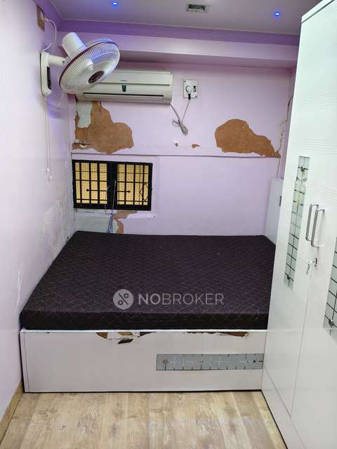 2 BHK Flat In Jilani Building for Rent  In Kolsa Street