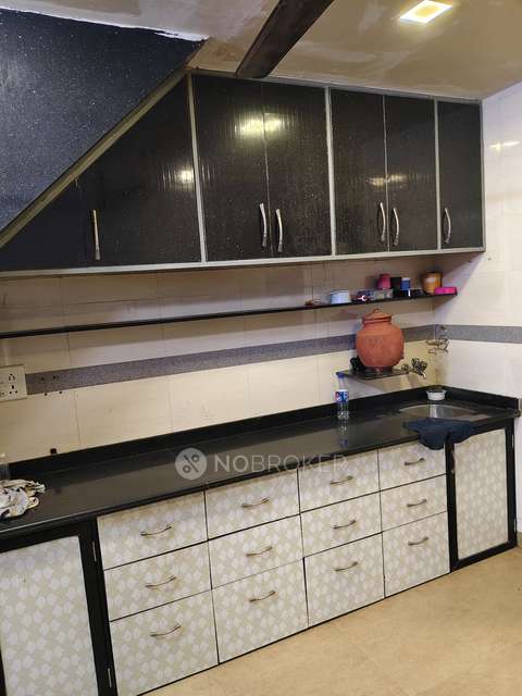 2 BHK Flat In Jilani Building for Rent  In Kolsa Street