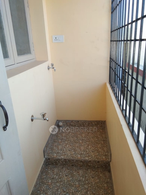 2 BHK Flat In Stand Alone Building for Rent  In Medavakkam 
