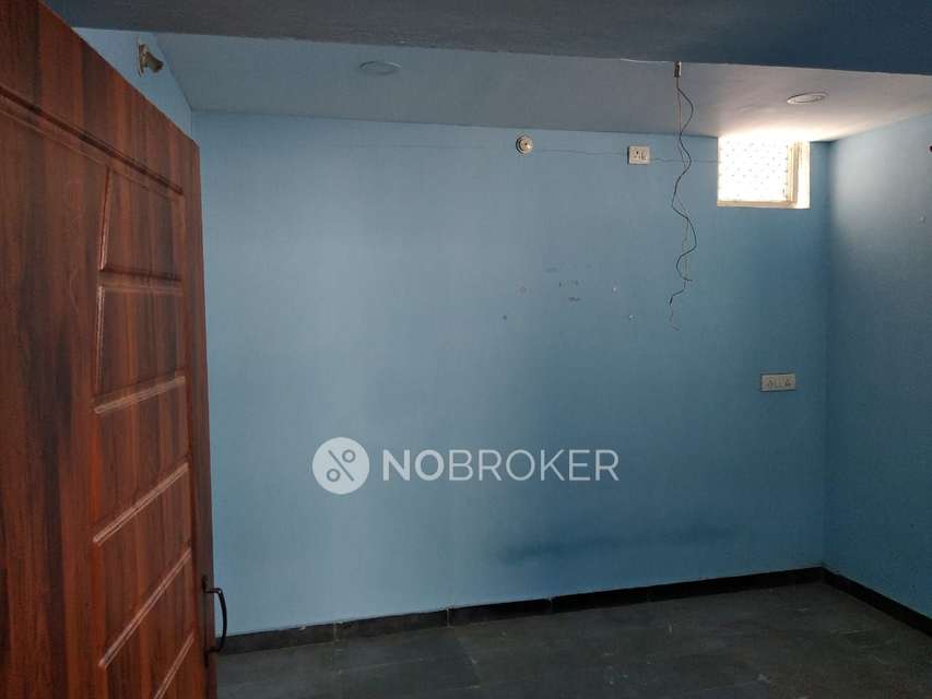 4+ BHK Flat In Standalone Building  For Sale  In Toli Chowki