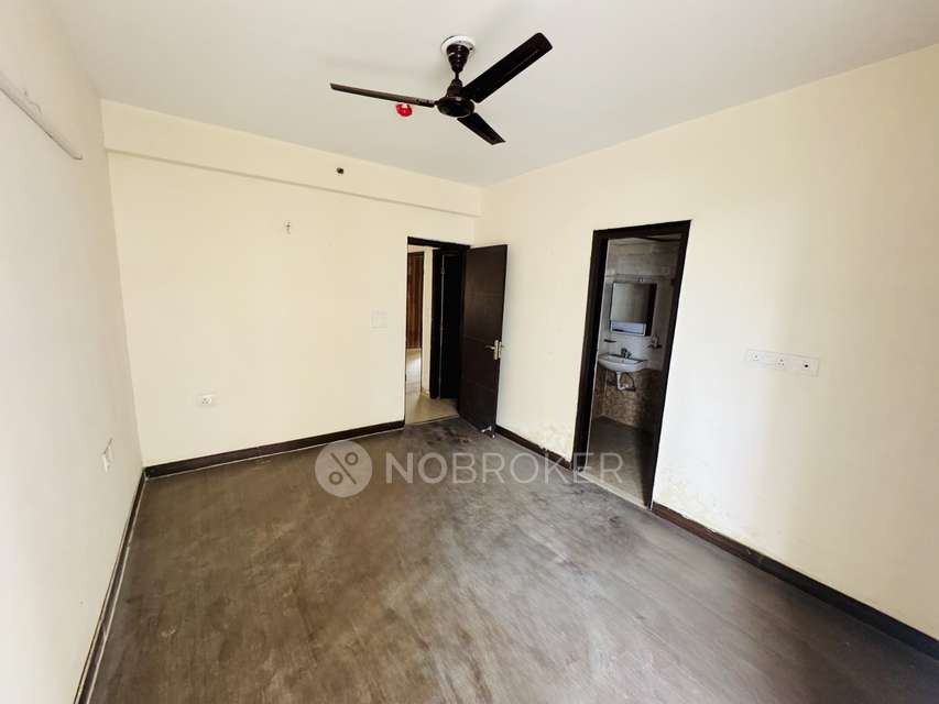 2 BHK Flat In Sikka Kaamna Greens For Sale  In Sector-143