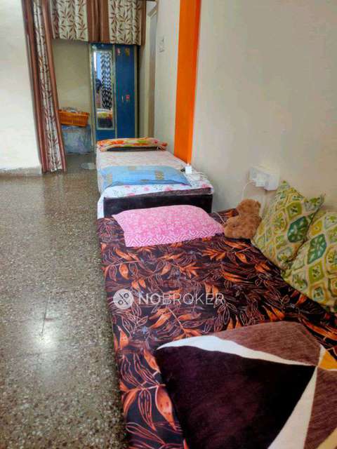 PG for Girls in Mindspace Malad