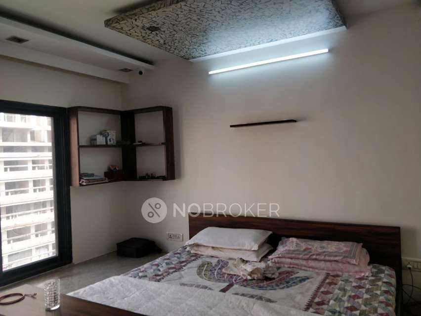 2 BHK Flat In Garden Garden State For Sale  In Goregaon West