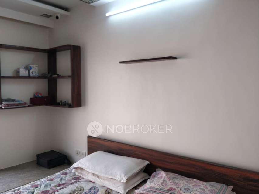 2 BHK Flat In Garden Garden State For Sale  In Goregaon West