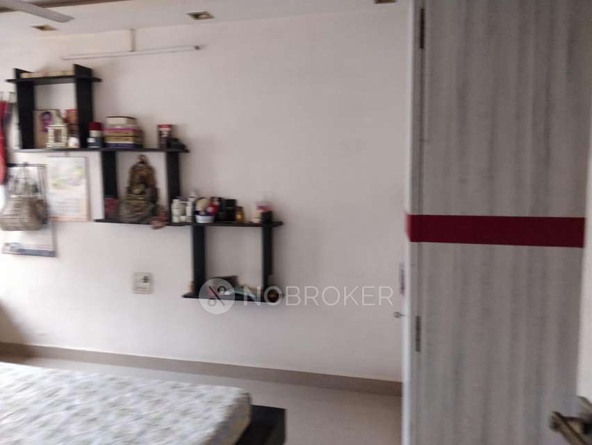 2 BHK Flat In Garden Garden State For Sale  In Goregaon West