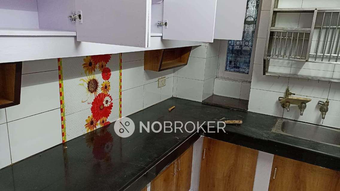 2 BHK Flat In Jai Shiv Apartment For Sale  In Shalimar Bagh