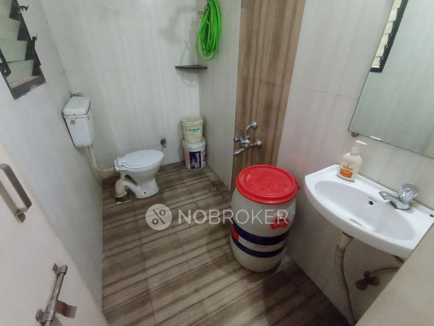 2 BHK Flat In Tanishq Apartment for Rent In Yerawada