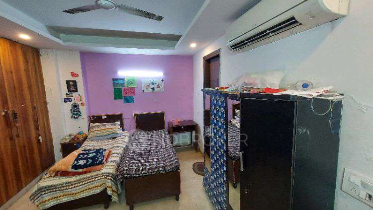 PG for Girls in Vijay Sales - Lajpat Nagar