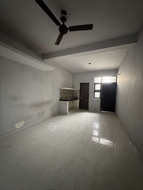 1 RK House for Rent  In Sector 35
