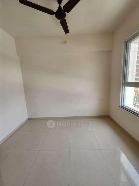 2 BHK Flat In K Town  E Wing  for Rent  In  Mukai Chowk