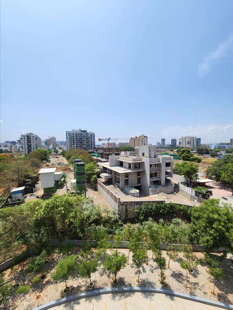 2 BHK Flat In K Town  E Wing  for Rent  In  Mukai Chowk