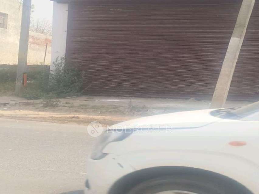 Godown/Warehouse in Sector 17, Delhi for sale 