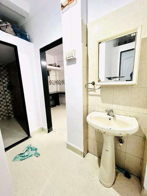 Shared Room for Male In 1 BHK  In Akrudi 