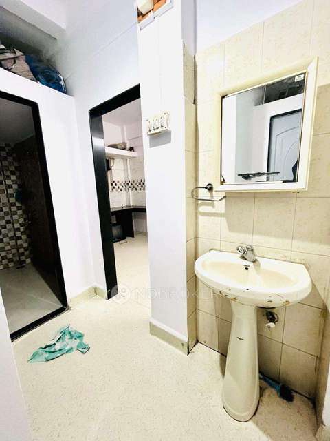 Shared Room for Male In 1 BHK  In Akrudi 