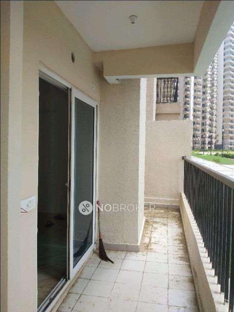 2 BHK Flat In  16th Park View For Sale  In Gautam Budh Nagar