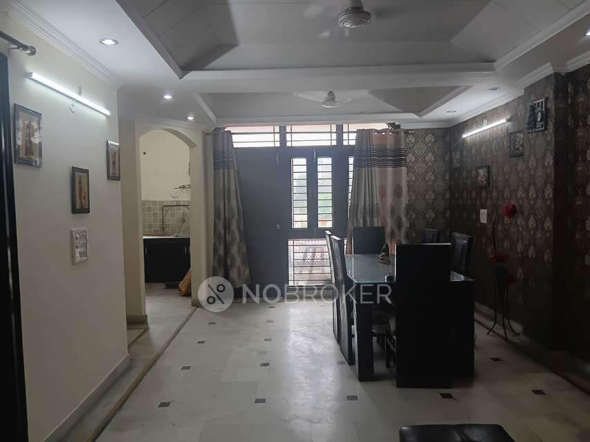 3 BHK Flat In Freedom Fighters Enclave for Rent  In Sainik Farm