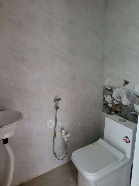 Commercial Property in Sector Alpha Ii, Greater Noida for Rent 