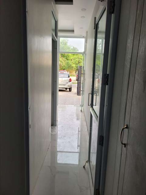 Commercial Property in Sector Alpha Ii, Greater Noida for Rent 