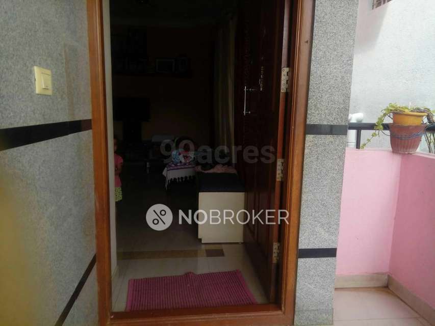 3 BHK Flat In Srinivasa Prashanti Nilayam For Sale  In Vijayanagar