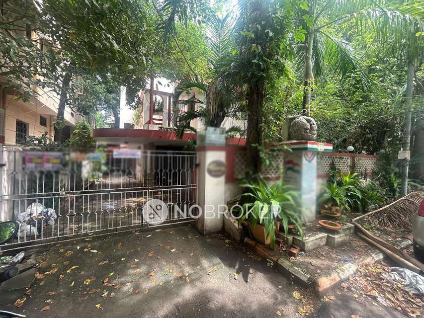 Commercial Property in Kasna Village, Greater Noida for Rent 