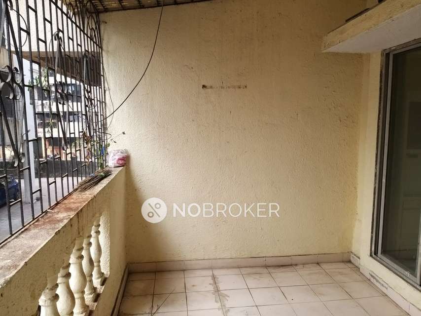 2 BHK Flat In Haware Green Park Phase 2 For Sale  In Kamothe Sec-19