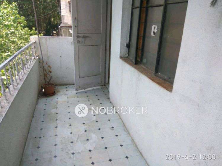 1 BHK Flat In Pratik Apartment for Rent  In Kothrud