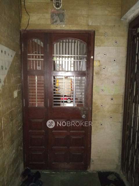 1 BHK Flat In  Standalone Building  For Sale  In Borivali East