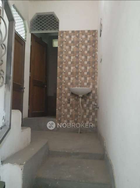 4+ BHK Flat For Sale  In  Baljit Nagar