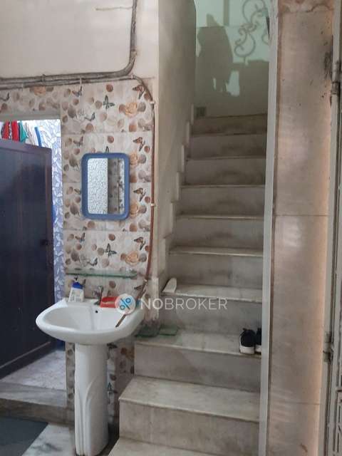 4+ BHK Flat For Sale  In  Baljit Nagar