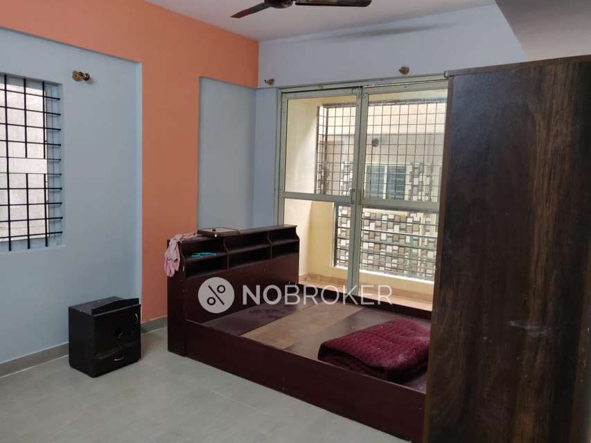 2 BHK Flat In Golden Lake View Apartment, Bommanahalli For Sale  In Bommanahalli