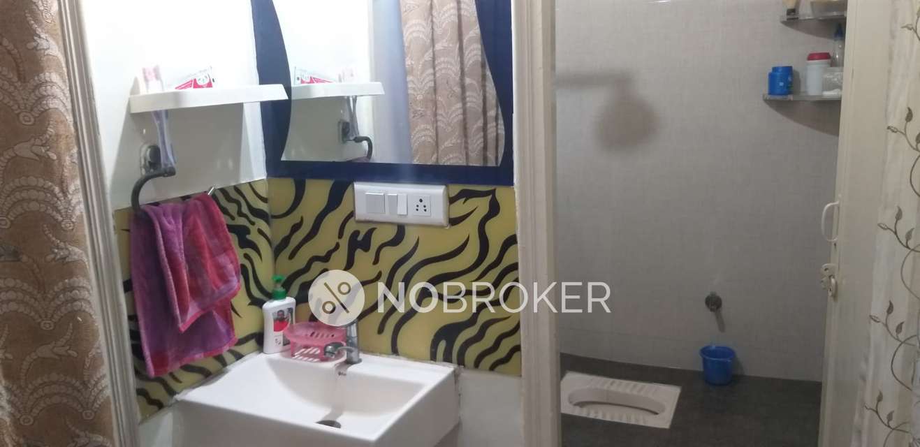 2 BHK Flat In Ss Group Chs, Shalimar Garden Extension I For Sale  In Shalimar Garden Extension I