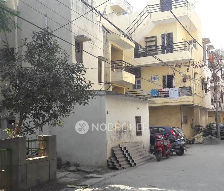 1 BHK Flat In Lig Flats for Rent  In Janakpuri