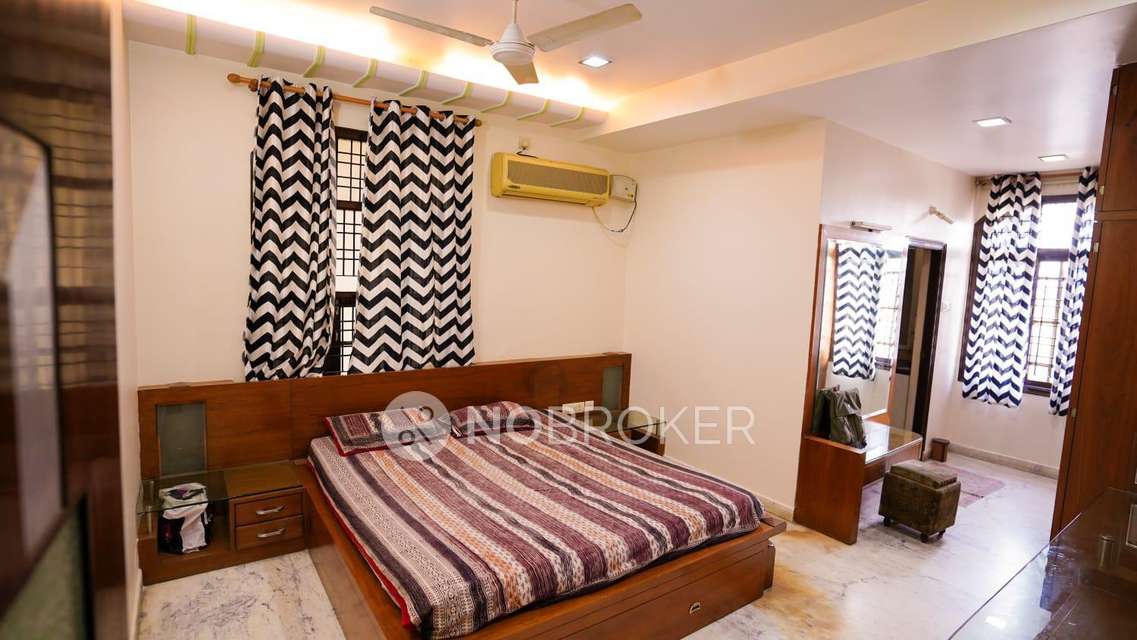 4+ BHK Flat In Pearl Palace For Sale  In Basheer Bagh