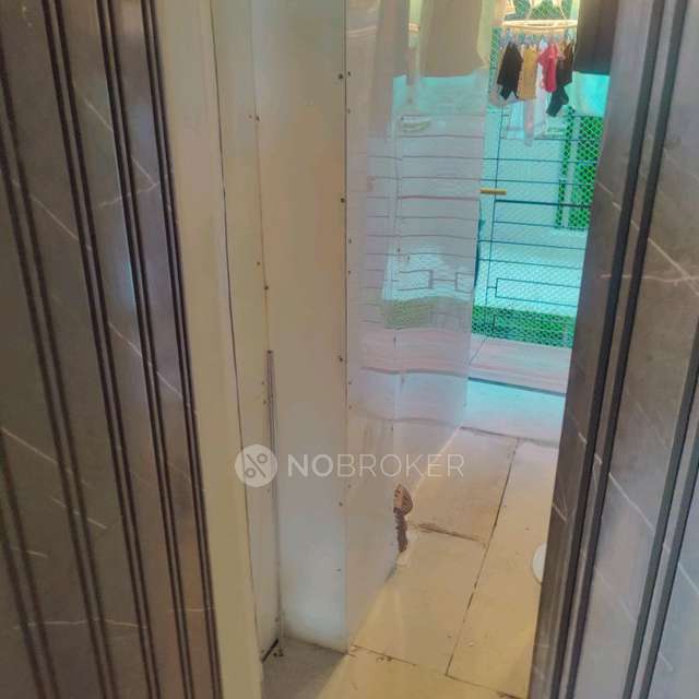 2 BHK Flat In Tower 28 For Sale  In Malad East