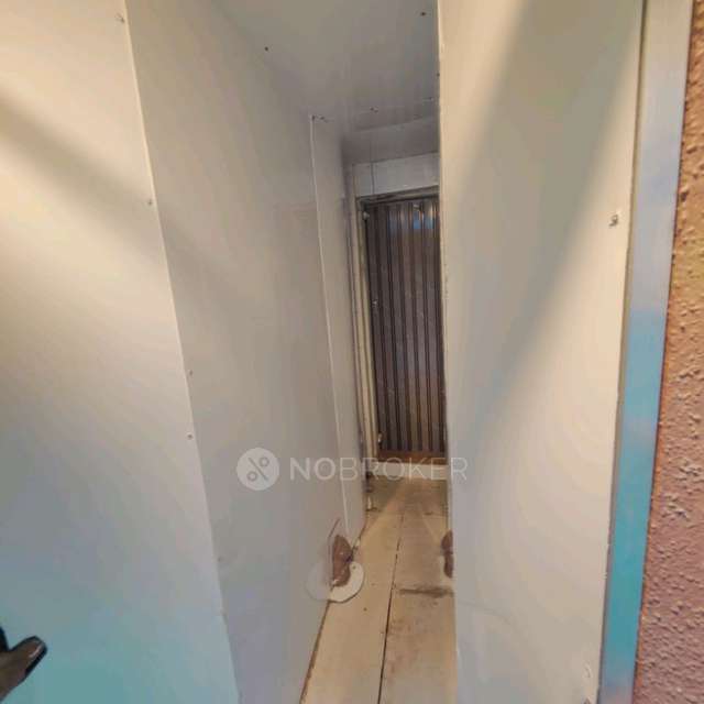 2 BHK Flat In Tower 28 For Sale  In Malad East