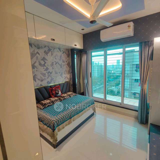 2 BHK Flat In Tower 28 For Sale  In Malad East