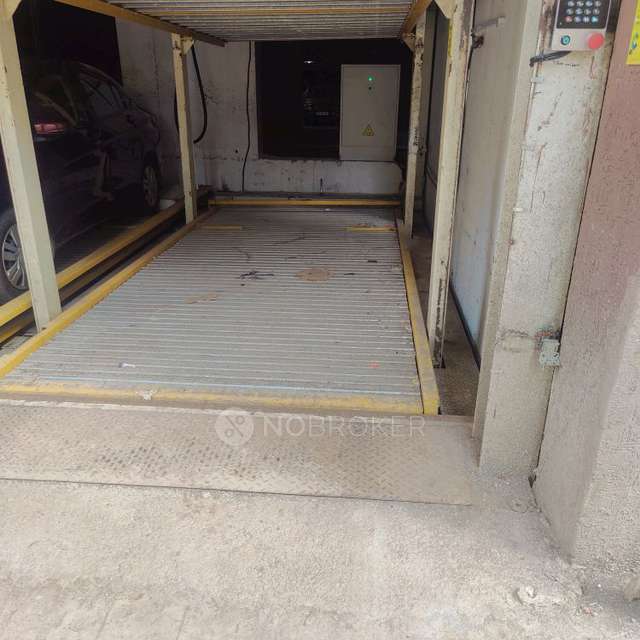 2 BHK Flat In Tower 28 For Sale  In Malad East