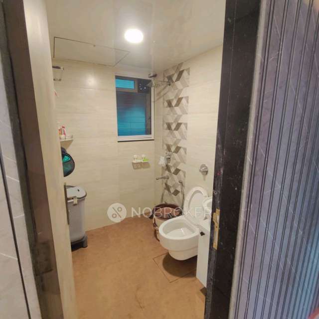 2 BHK Flat In Tower 28 For Sale  In Malad East