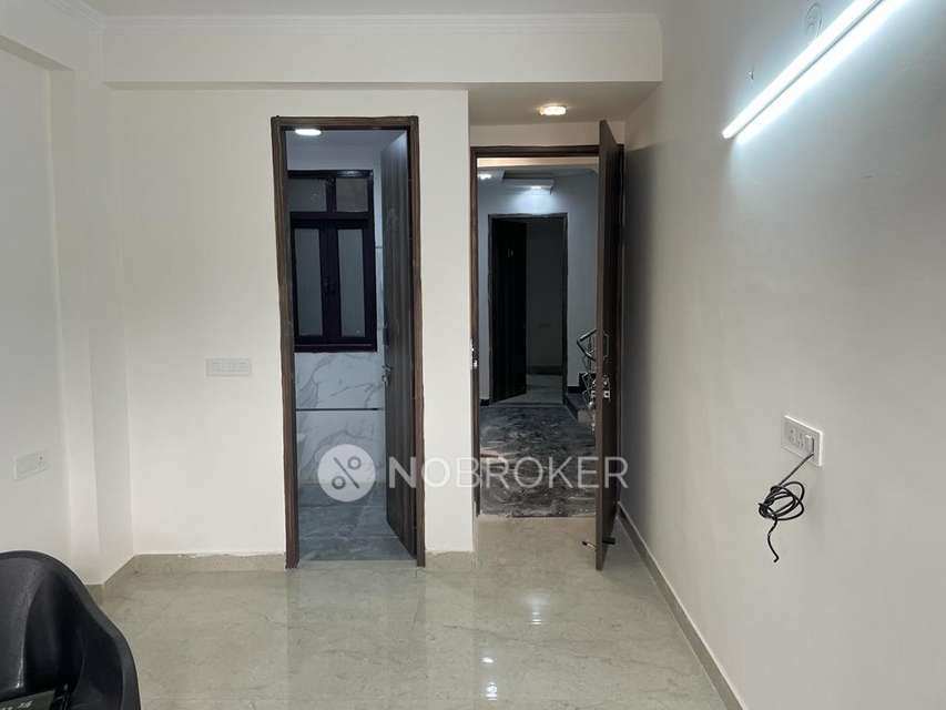 1 RK Flat for Rent  In  Sector 52