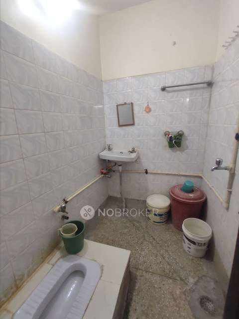 3 BHK Flat In Rwa Amritpuri B For Sale  In East Of Kailash