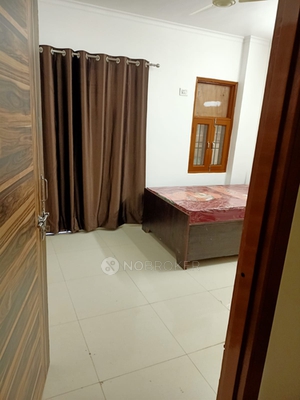 2 BHK Flat In Standalone Building  for Rent  In Sector 38