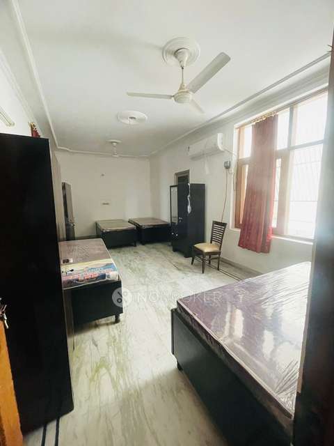 PG for Girls in Punjabi Bagh