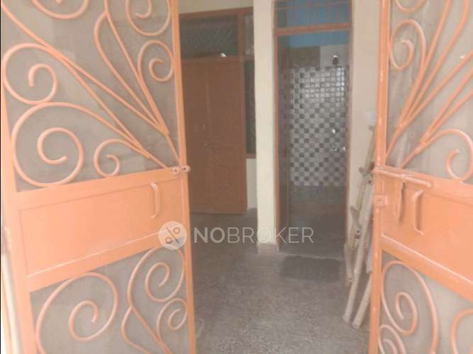 B116 Badarpur Border Metro Station Rent WITHOUT BROKERAGE