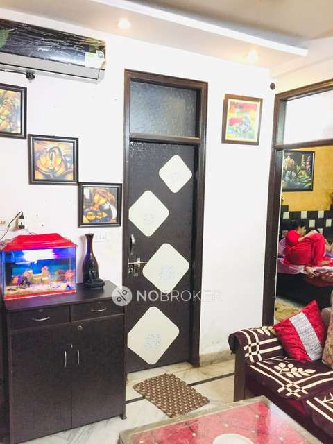 2 BHK Flat In Standalone Building   For Sale  In Uttam Nagar
