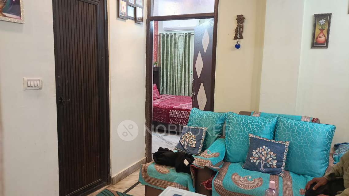 2 BHK Flat In Standalone Building   For Sale  In Uttam Nagar