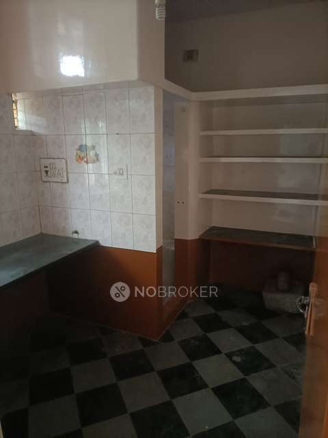 2 BHK Flat In Standalone Builidng  for Rent  In Vijayanagar