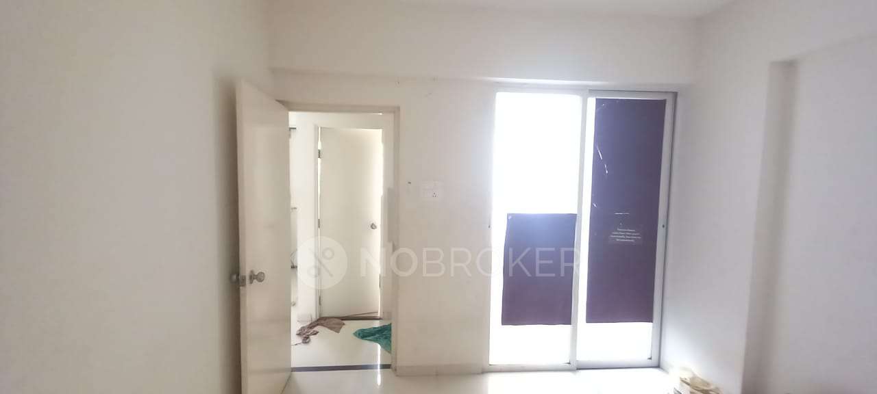 2 BHK Flat In Ace Aastha For Sale  In Charholi Budruk