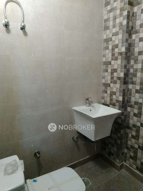 2 BHK Flat In Standalone Building  For Sale  In Uttam Nagar